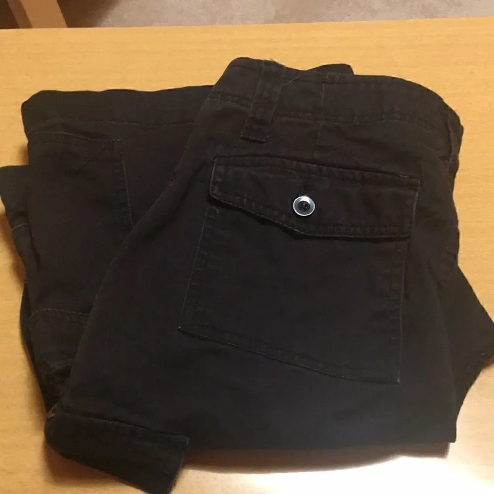 Falls Creek size 30 black cargo shorts 100% cotton zipper button front